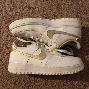 BRAND NEW gold and white nike af1